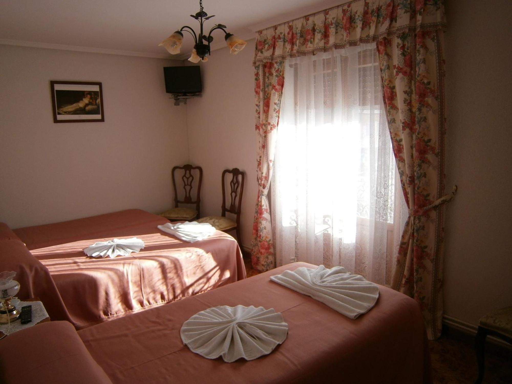 Hostal Camino De Santiago Fromista Exterior photo